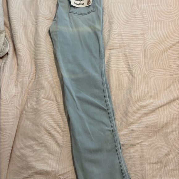 NEW 34 Wrangler x Lainey Wilson® Ladies' Boot Hugger Jeans in Bleach - Picture 2 of 4